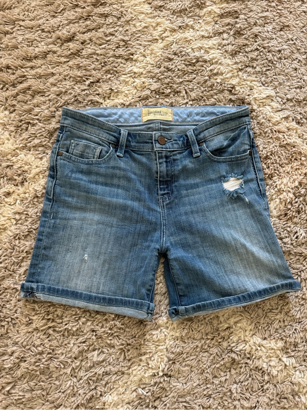 HOLDING HORSES Blue Distressed Crew Cut Shorts Women’s size 26 Denim Jeans